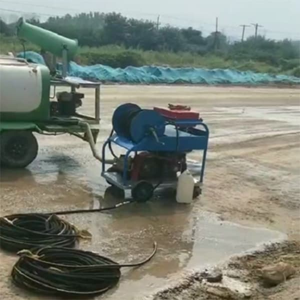 通信管道清洗機送貨至鄭州市惠濟區(qū)通信工程施工現場